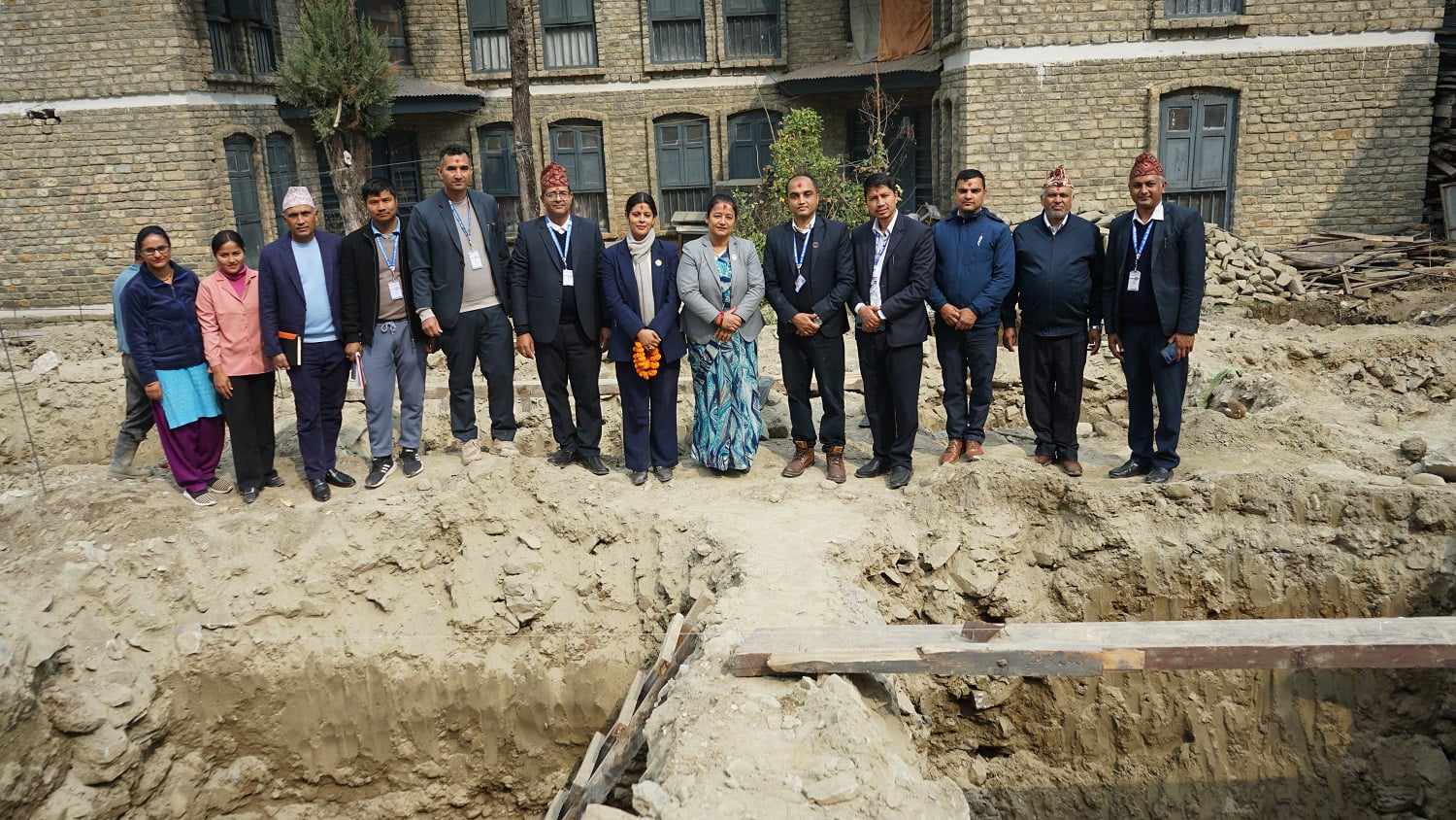 नयाँ कार्यालय भवनको मा कृषि मन्त्रि पद्मा जि सि श्रेष्ठ र महानिर्देशक डा प्रेरणा सेडाई भट्टराई ज्यू बाट शिलन्यास